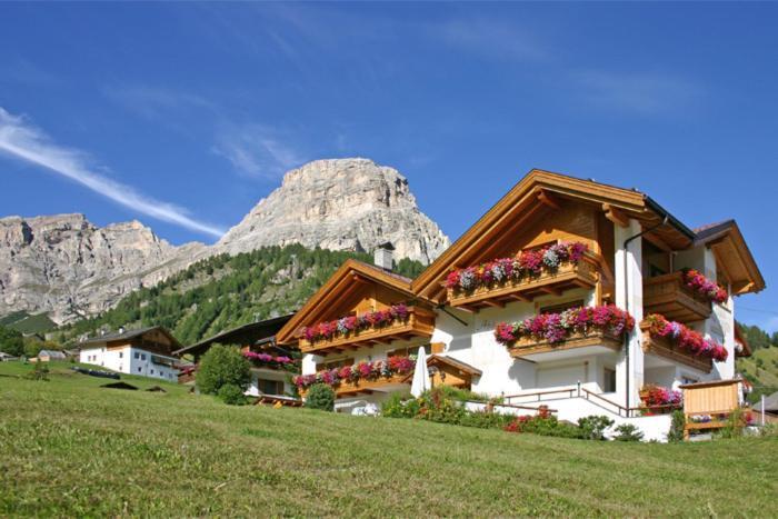Garni Cristin & Dep Antina Aparthotel Kolfuschg